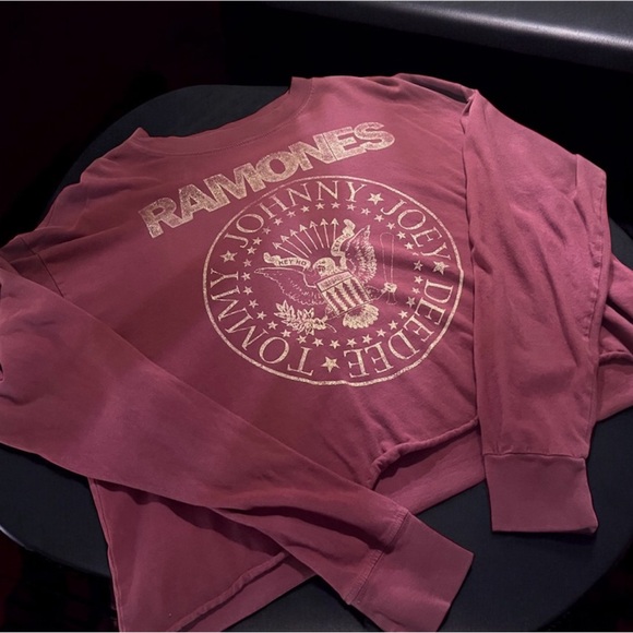 Daydreamer Graphic Women's Cropped Long Sleeved Tee - Picture 6 of 6